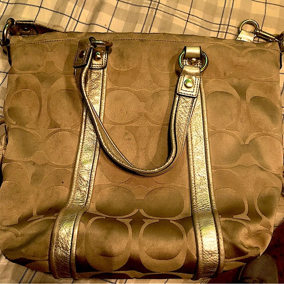 *Coach Poppy Signature Sateen Tote* 👜 - Picture 2 of 3